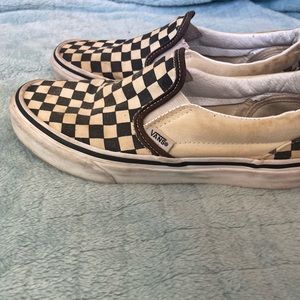 Checkered slip on vans size 4